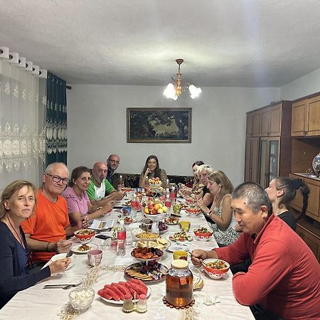 Guest House Baytur Kochkor Bagian luar foto